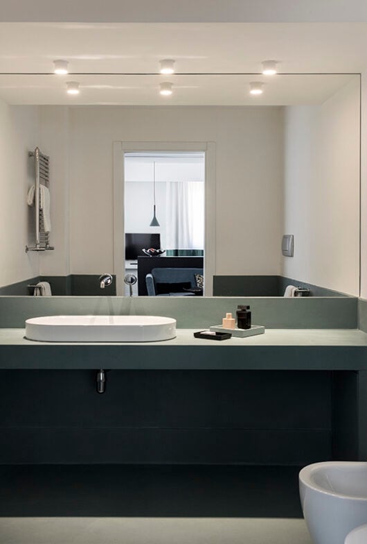 junior suite bathoroom hotel plaza opera