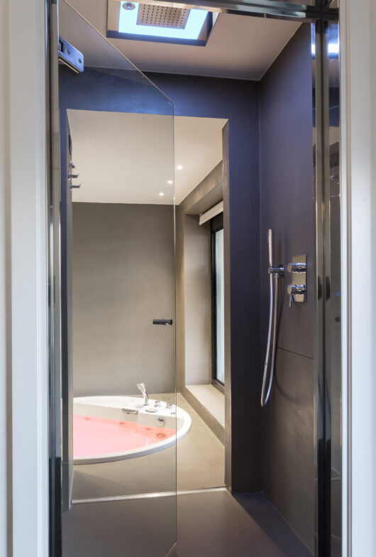 suite corallo sensory shower hotel plaza opera