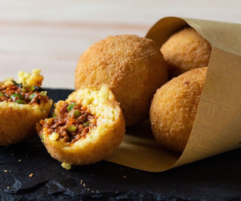 Hotel Plaza Opéra, punto di partenza ideale per vivere Santa Lucia a Palermo